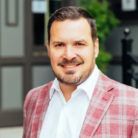 Patrick Floyd, Agent in  - Compass