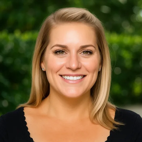 Megan Lake, Agent in  - Compass