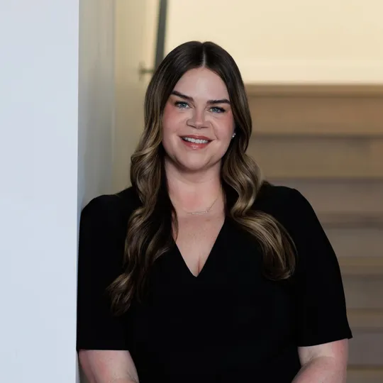 Manda Edge, Agent in  - Compass