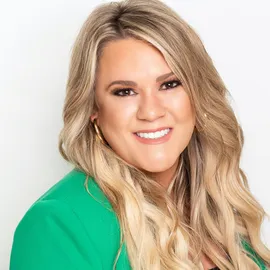 Cristen Bell, Agent in  - Compass
