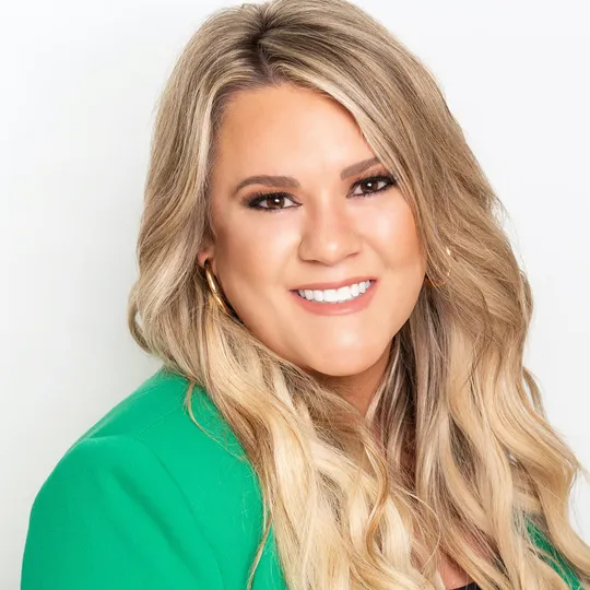 Cristen Bell, Agent in  - Compass