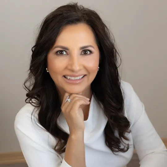 Lidia Suarez, Agent in  - Compass