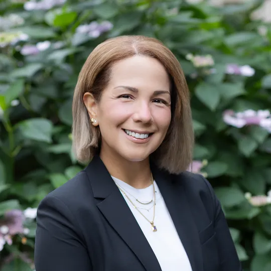 Ana Vivas, Agent in  - Compass