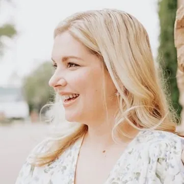 Elsa Blanchard, Agent in  - Compass