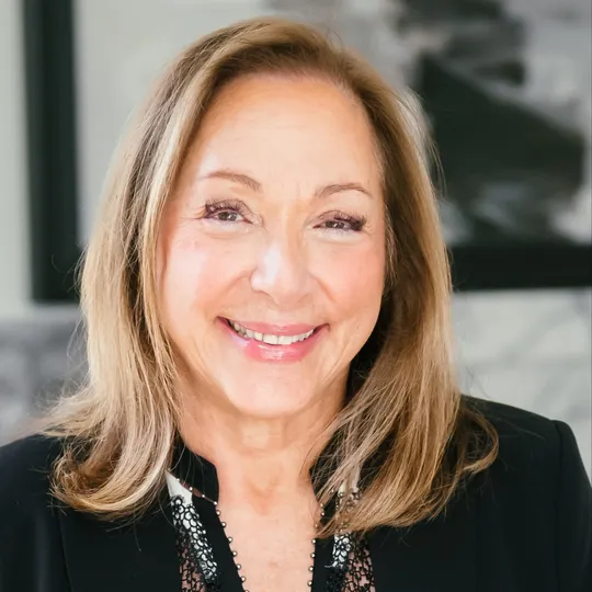 Vikki Evans, Agent in  - Compass