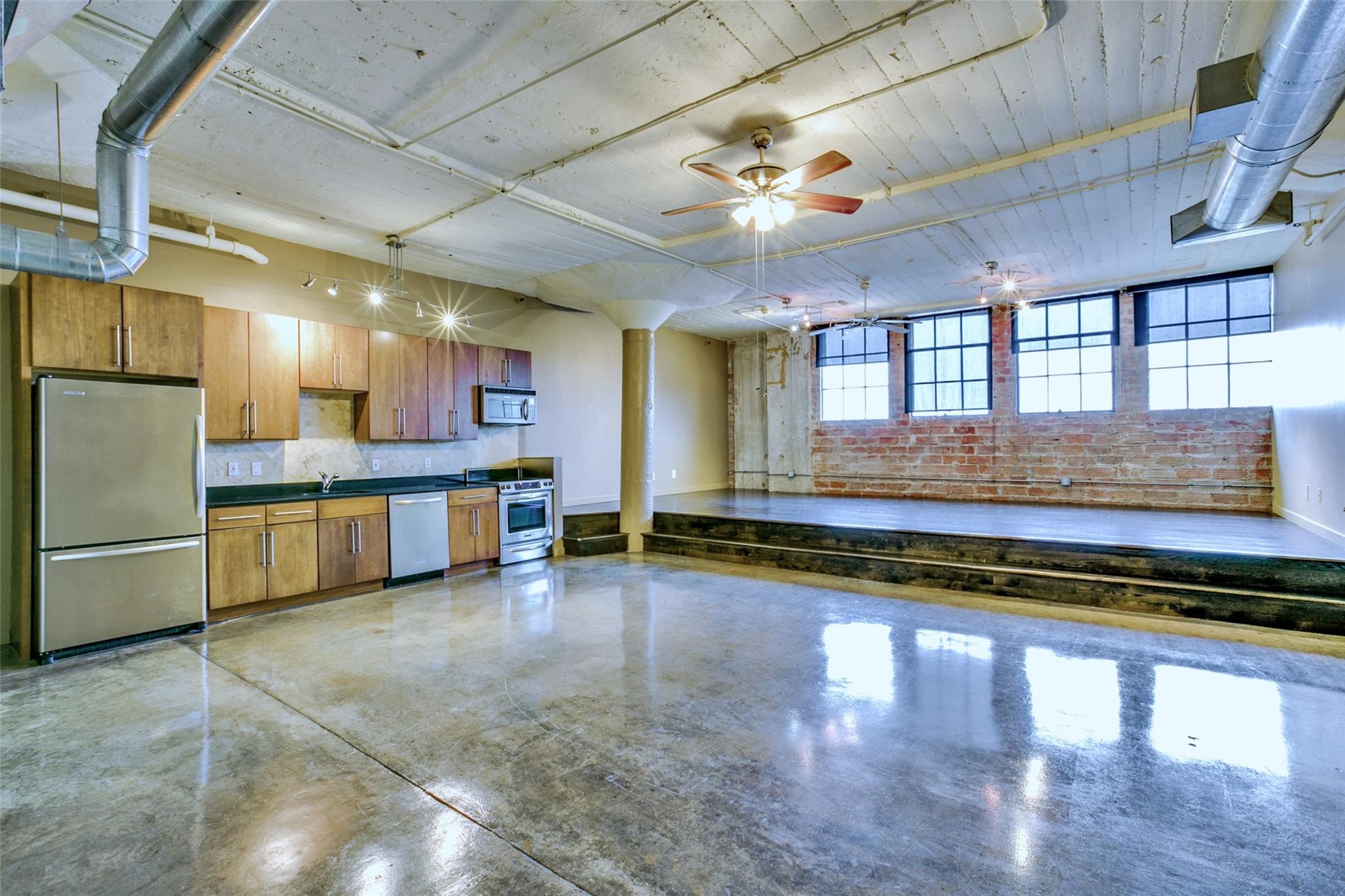 Carmen DiPenti, Real Estate Agent Compass