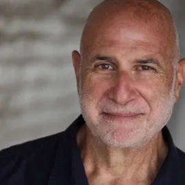 Bruce Benjamin, Agent in  - Compass