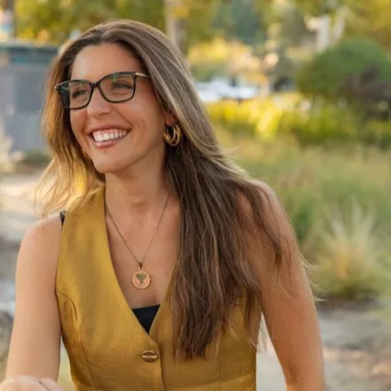 Audrey Peltier, Agent in  - Compass