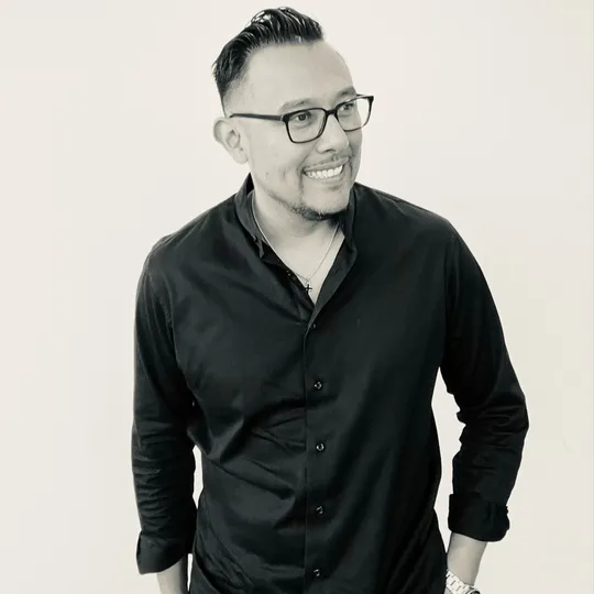 Charlie Coronado, Agent in  - Compass