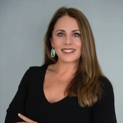 Cynthia Liggett, Agent in  - Compass