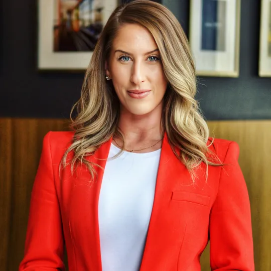 Lacie Defraties, Agent in  - Compass