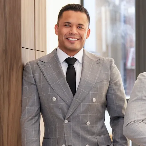 Andrew Castillon, Agent in  - Compass