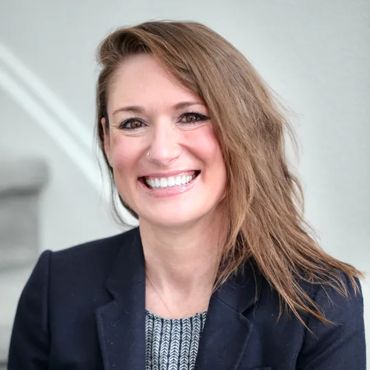 Lindsey Wolf Lunney, Agent in  - Compass