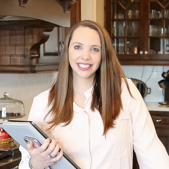 Katie Carson, Agent in  - Compass