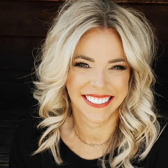 Wendy Carter, Agent in  - Compass