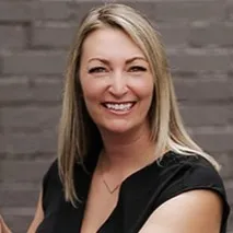 Liz Poladsky, Agent in  - Compass