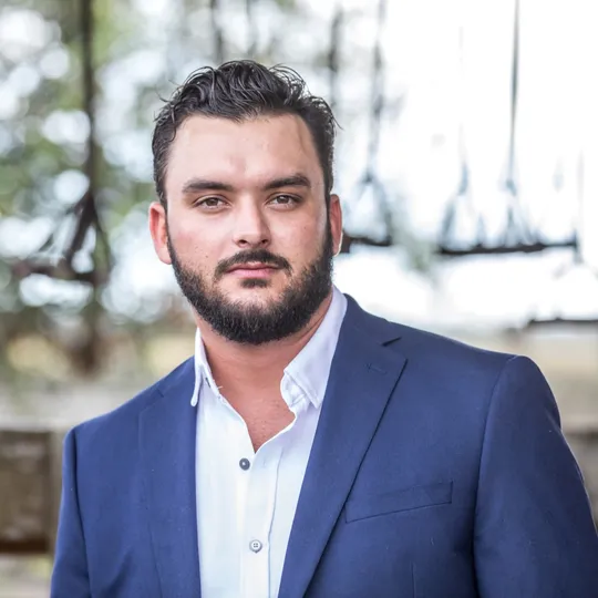 Max Olivier, Agent in  - Compass