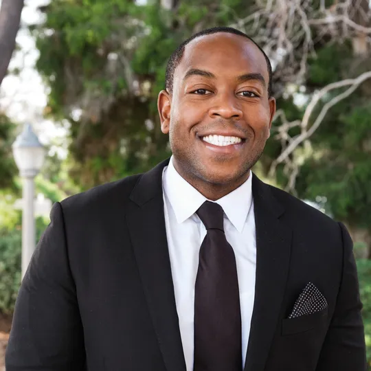 Jonathan Bernard, Agent in  - Compass