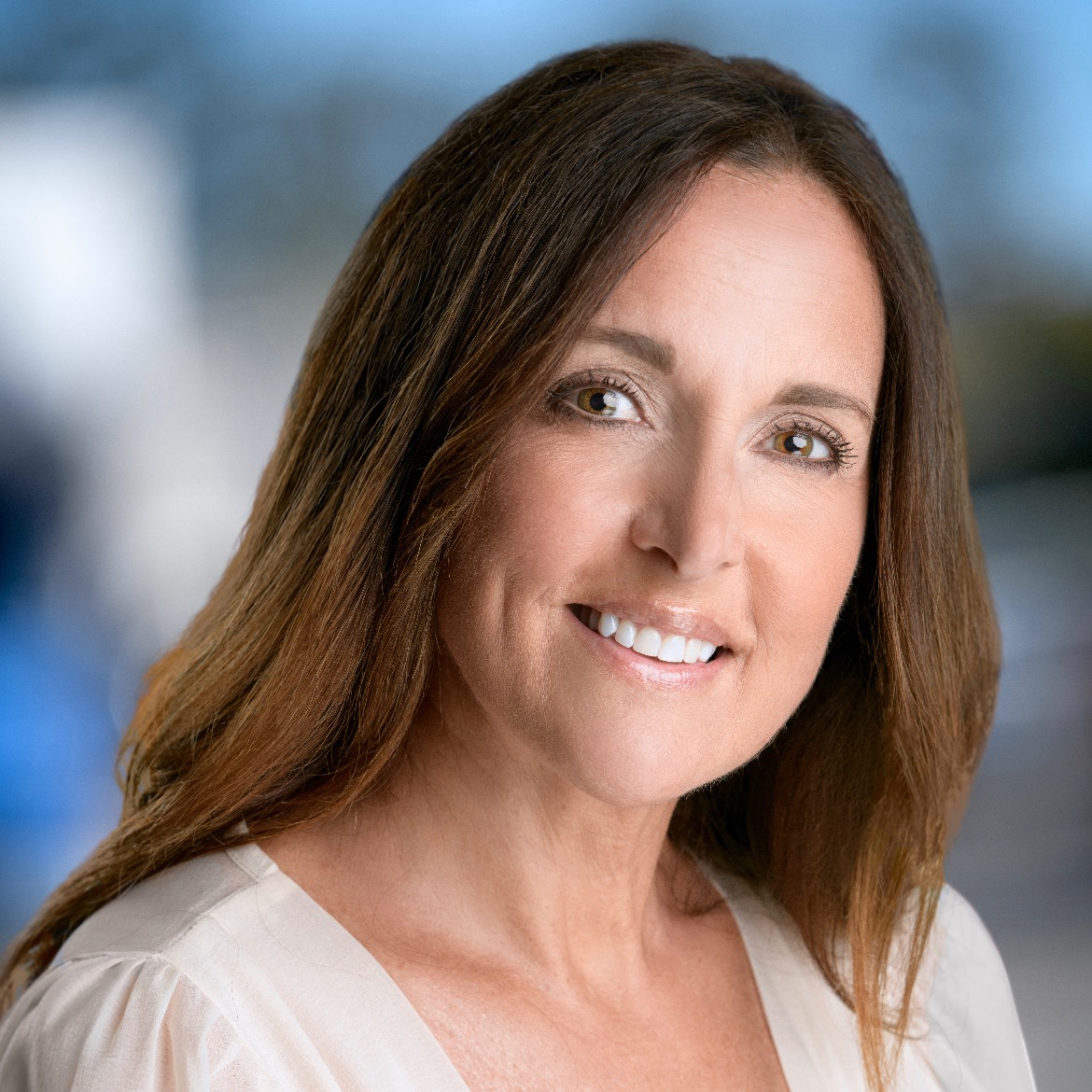 Headshot of Dee Smith