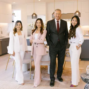 Aimee Huang RE Team's Profile Photo