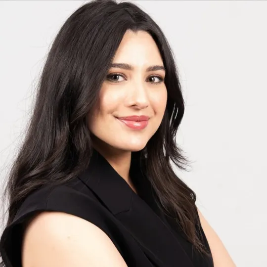 Angela Campos, Agent in  - Compass