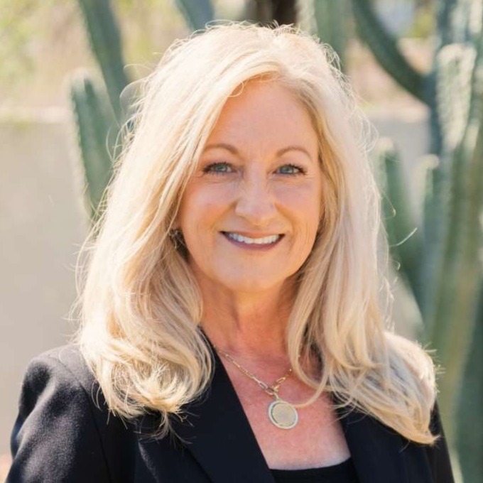 Headshot of Rhonda Claxton