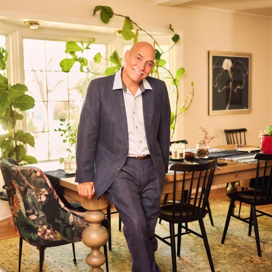 Willie McNeil, Agent in  - Compass