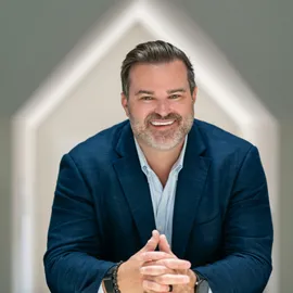 Mike Hege, Agent in  - Compass
