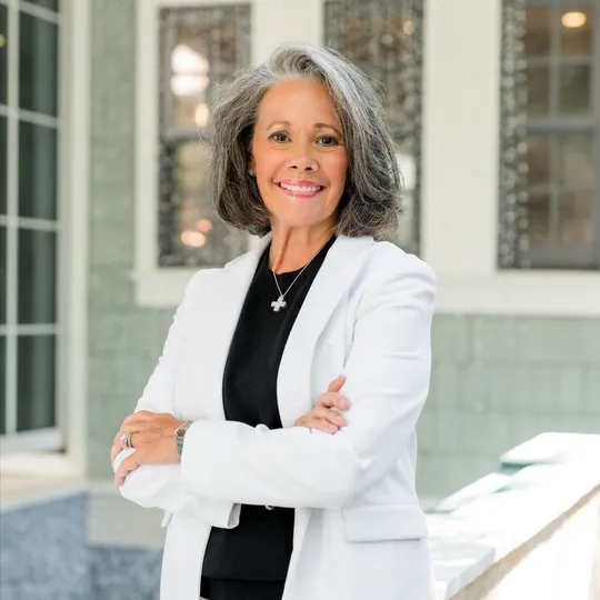 Lisa Evans, Agent in  - Compass