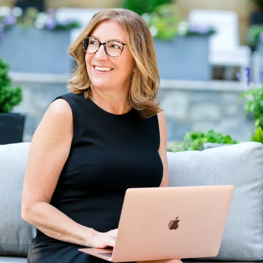 Maura Fitzgerald, Agent in  - Compass