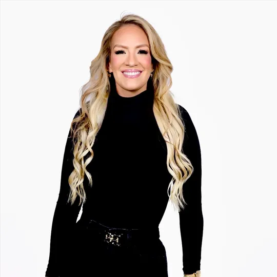 Rose Alvarez, Agent in  - Compass