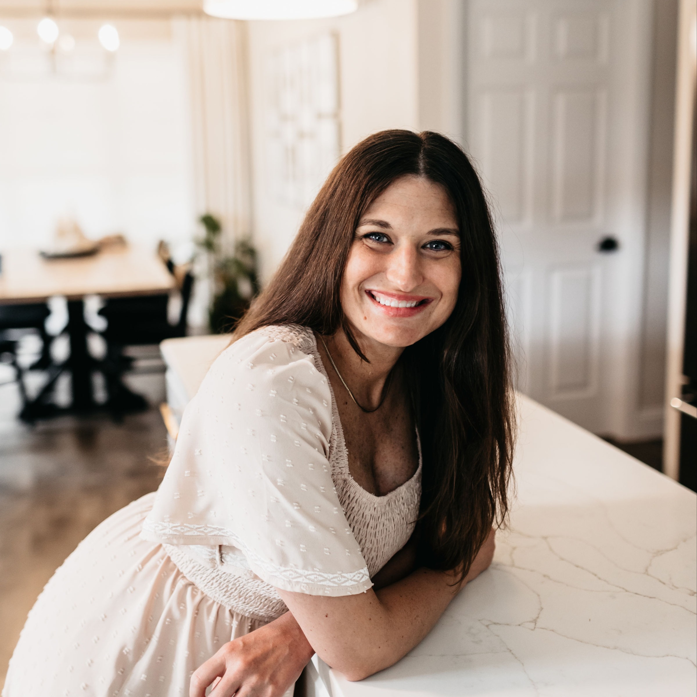 Headshot of Rochelle Menolascino