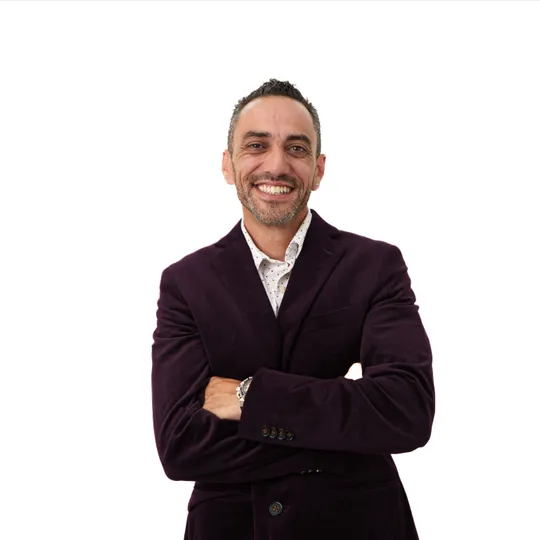 Francis Valadez, Agent in  - Compass