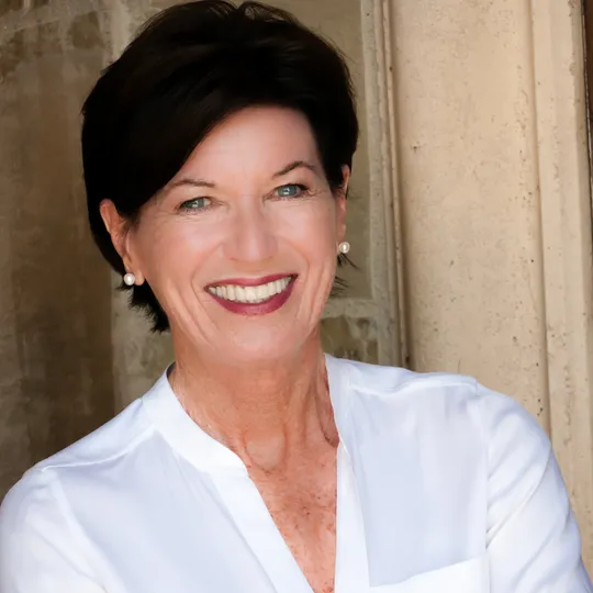 Eilis McKay, Agent in  - Compass