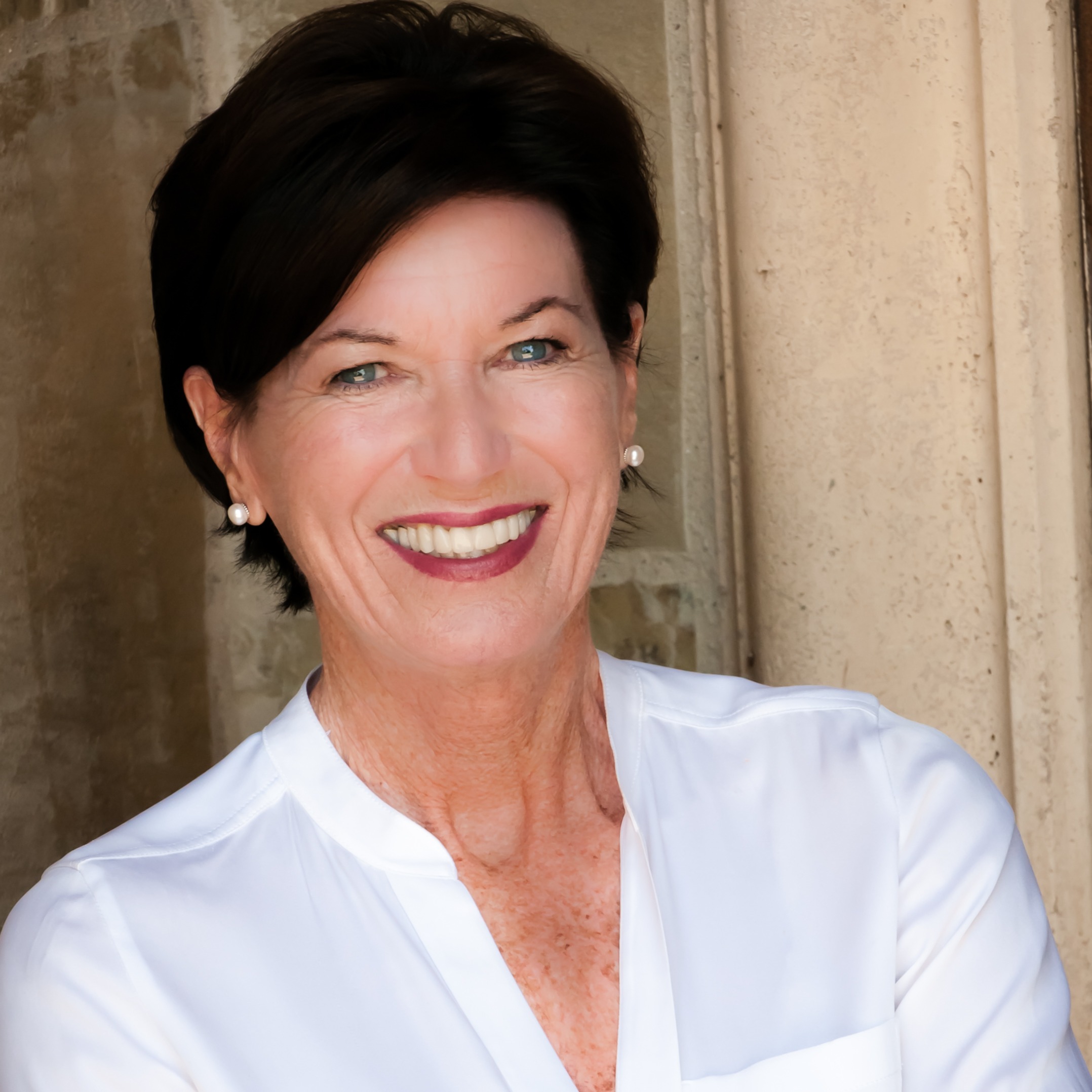 Headshot of Eilis McKay