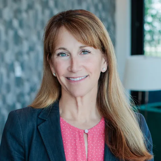 Lisa Resch, Agent in  - Compass