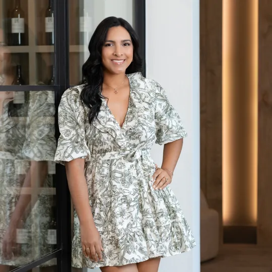 Julie Martinez, Agent in  - Compass