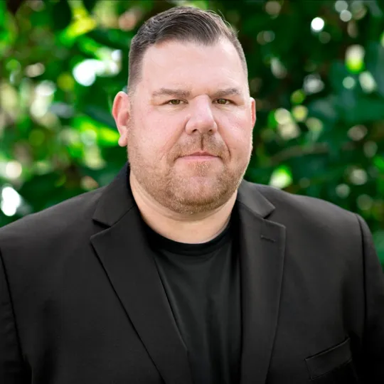 Tony Vitale, Agent in  - Compass