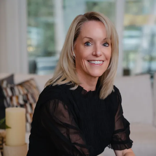 Christi Jones, Agent in  - Compass