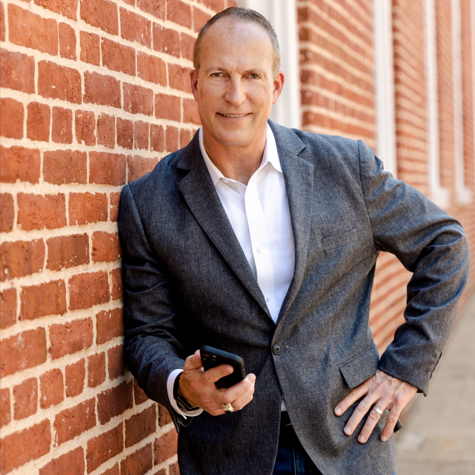 Headshot of Eric Toussaint