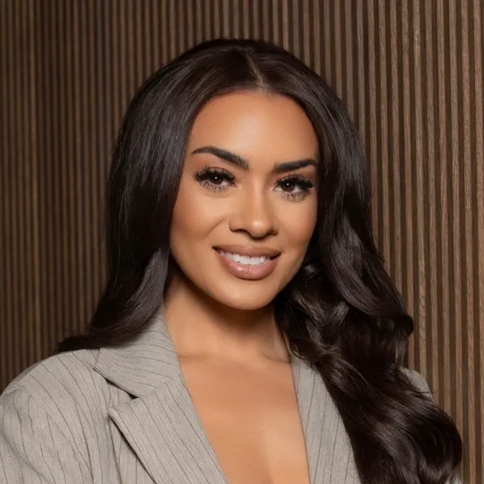 Camille Kennard, Agent in  - Compass