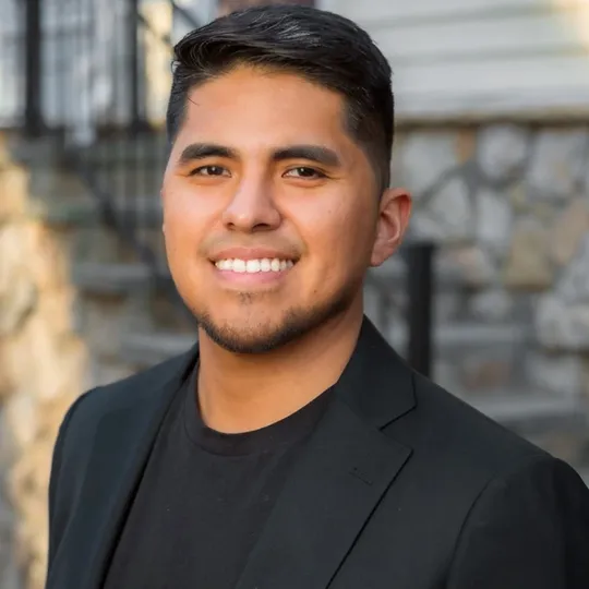 Pedro Paucar, Agent in  - Compass