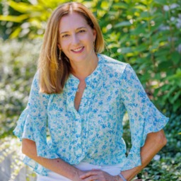 Headshot of Adrienne Murphy