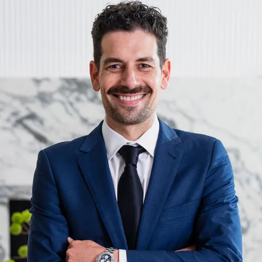 Charlie Schuster, Agent in  - Compass