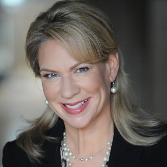 Dana Cooper, Agent in  - Compass