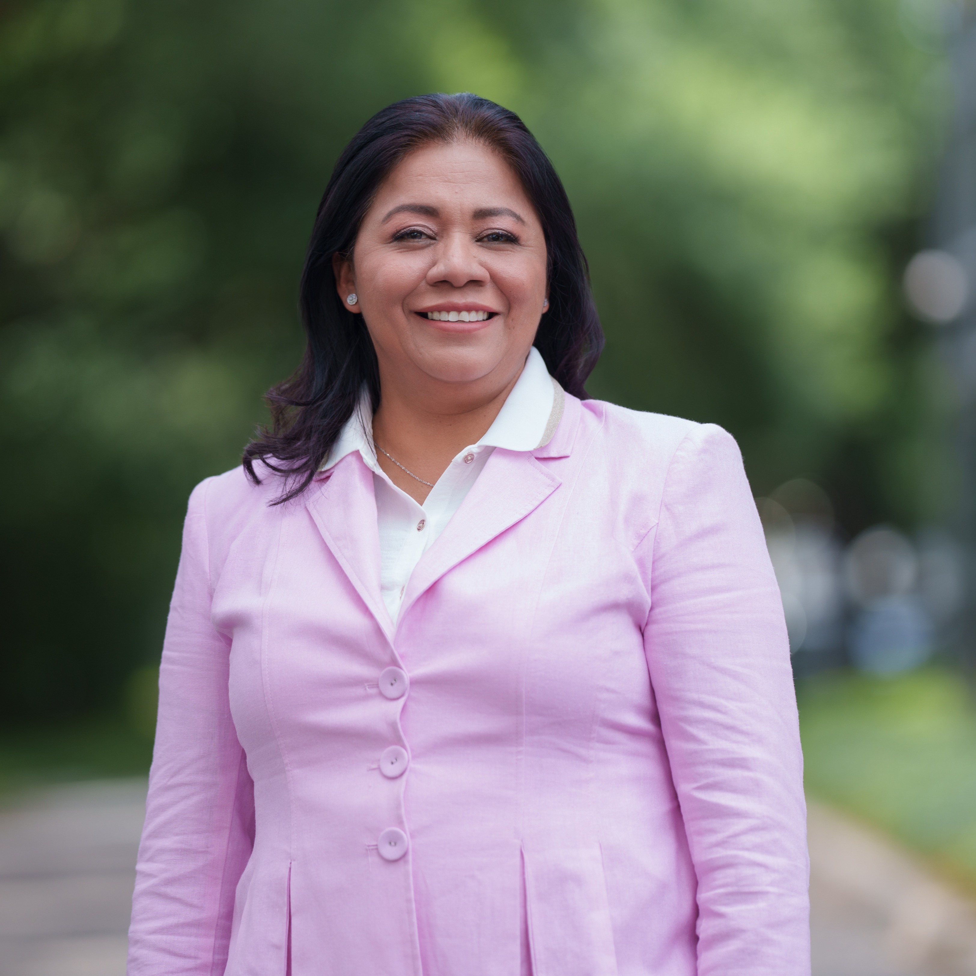 Headshot of Lorena Roberts