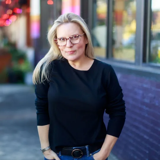 Alison Bahm, Agent in  - Compass