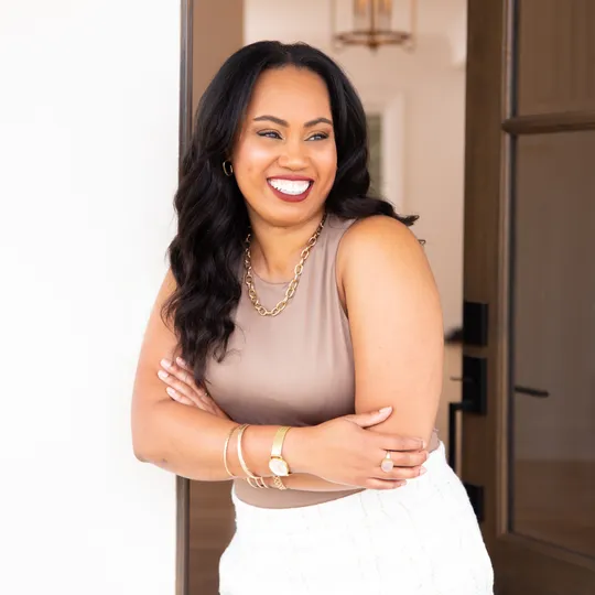 Robin Seay, Agent in  - Compass