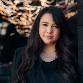 Iris Gomez, Agent in  - Compass