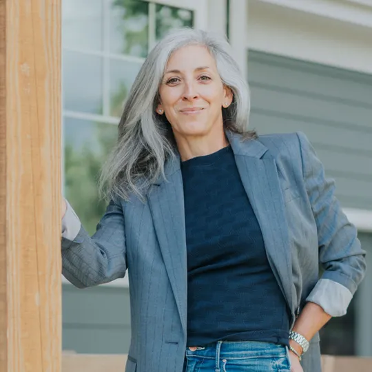 Khia Cooper, Agent in  - Compass